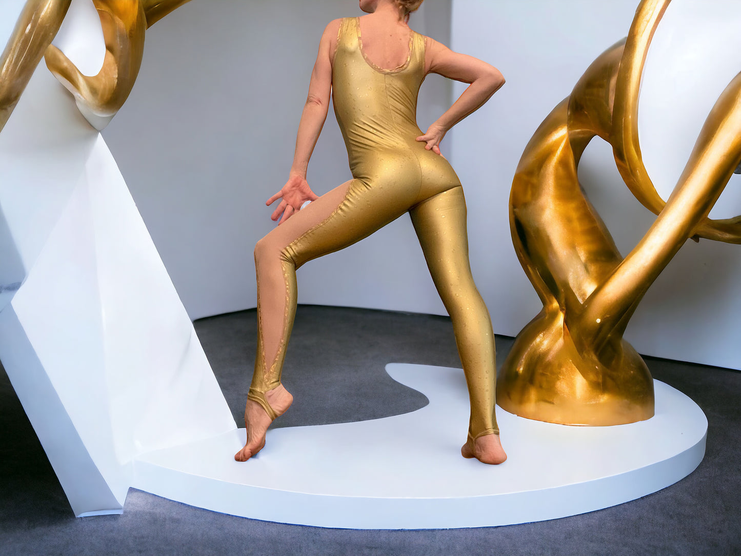 Gold Drip Bombshell