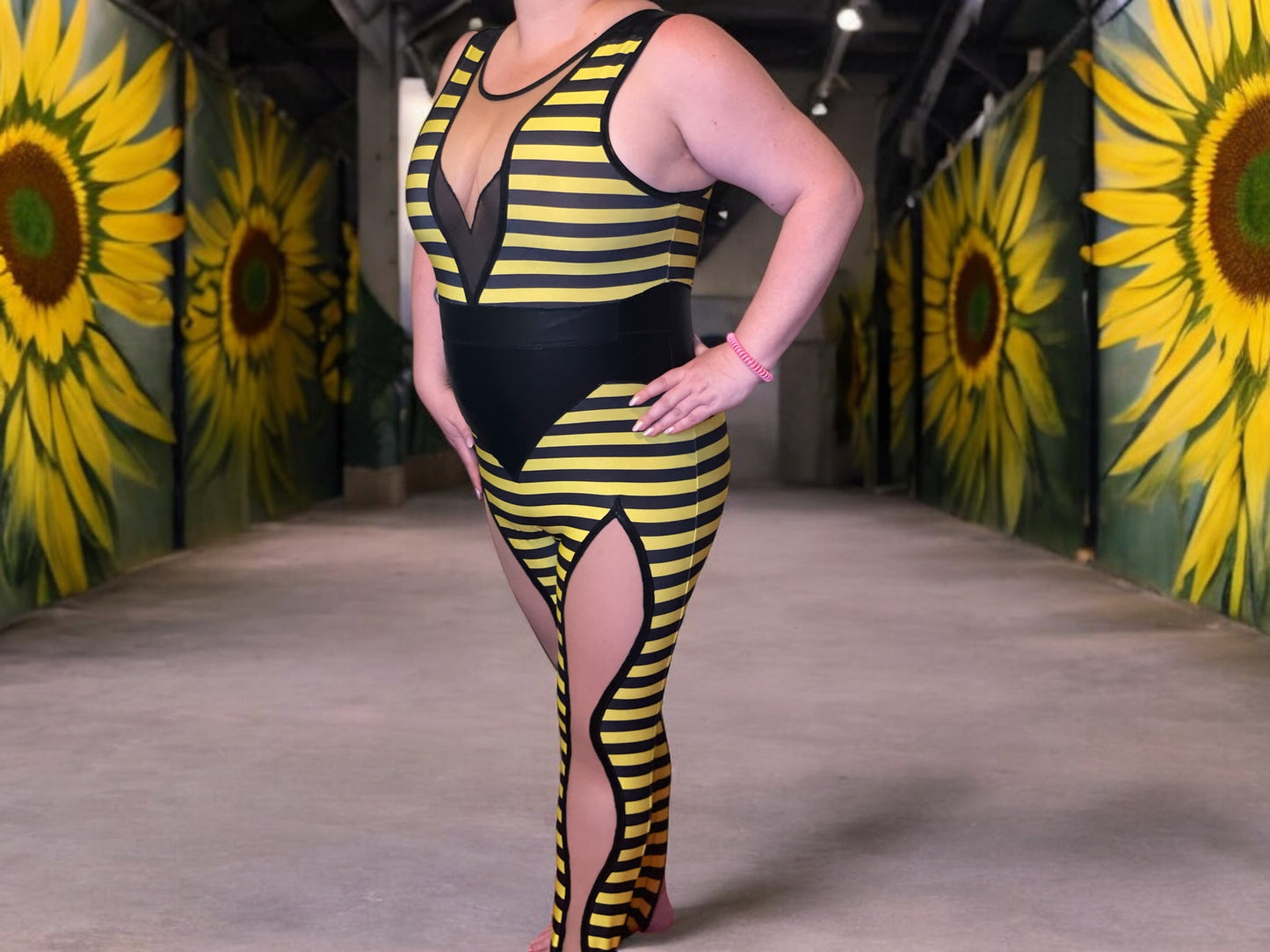 Sexy Little Bumble Bee 🐝