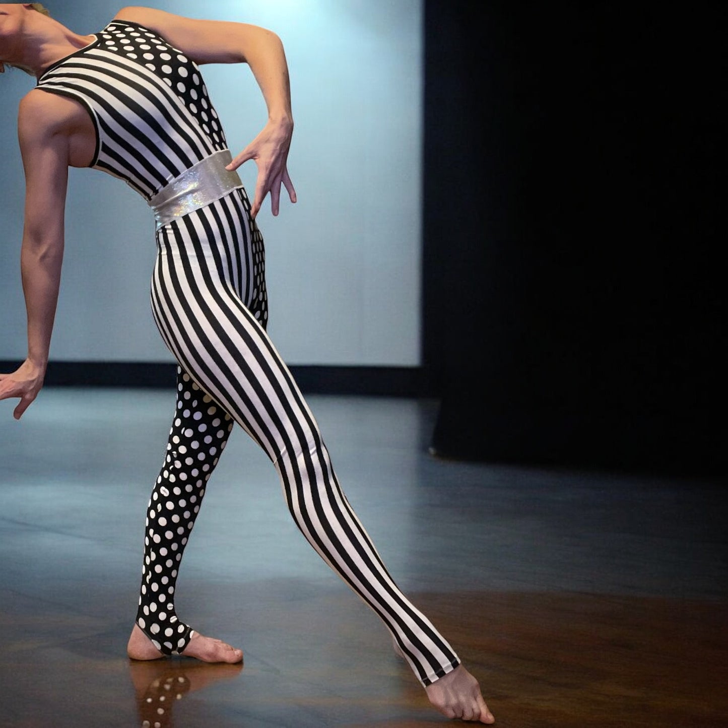 Studio Basic: Split Sides