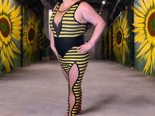 Sexy Little Bumble Bee 🐝